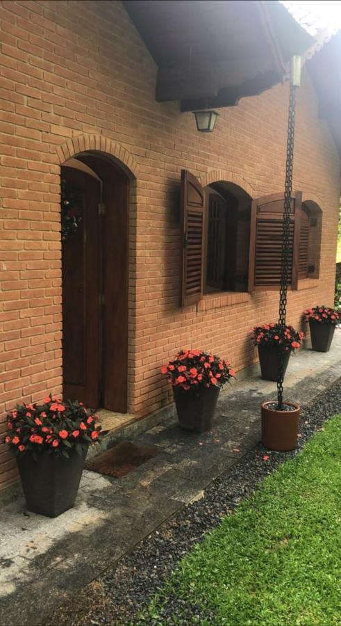 Villa Casa Das Glicinias Perto Do Centro Monte Verde  Exterior foto