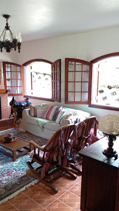 Villa Casa Das Glicinias Perto Do Centro Monte Verde  Exterior foto