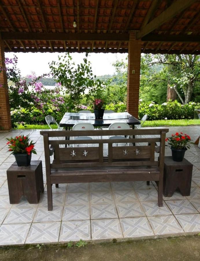 Villa Casa Das Glicinias Perto Do Centro Monte Verde  Exterior foto
